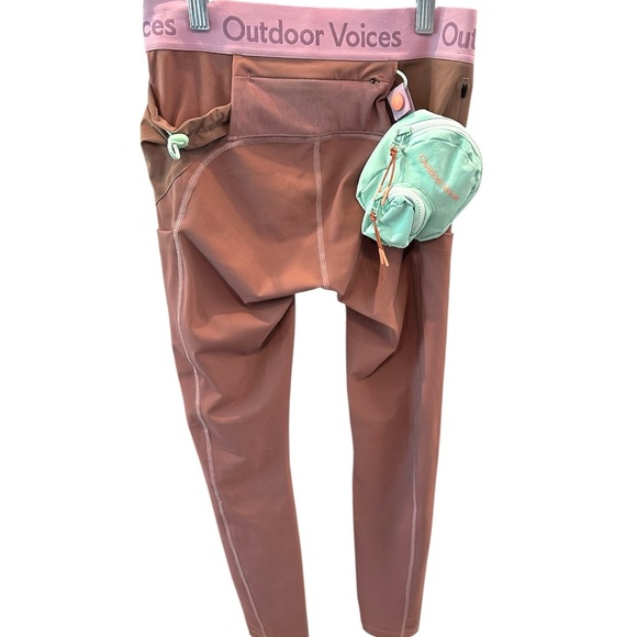 Outdoor Voices Snack Leggings W/ Attached Accessory Pouch Zip Pockets Taupe S - Picture 1 of 9